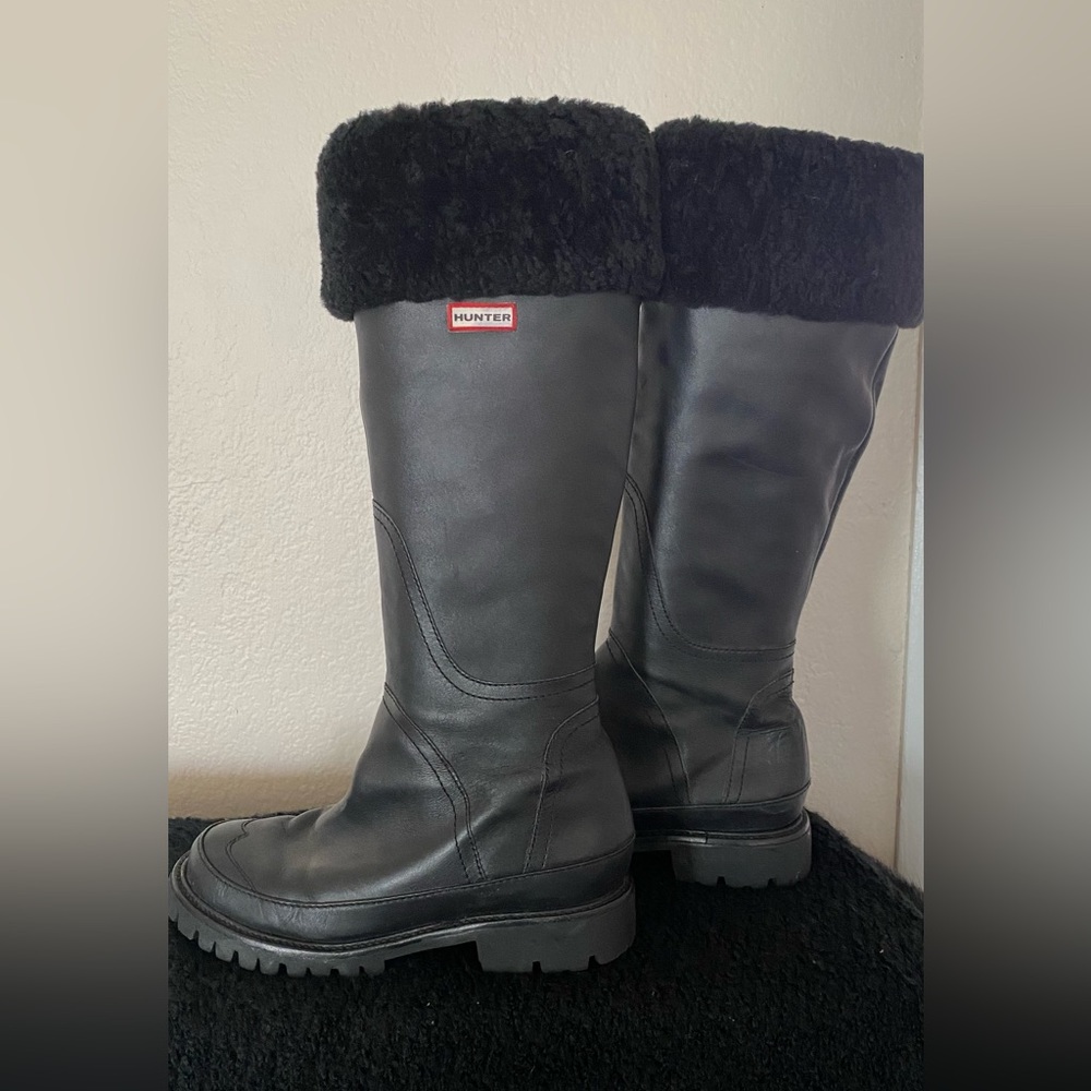 Hunter boots. Fur trim perfect for the winter/fall.
